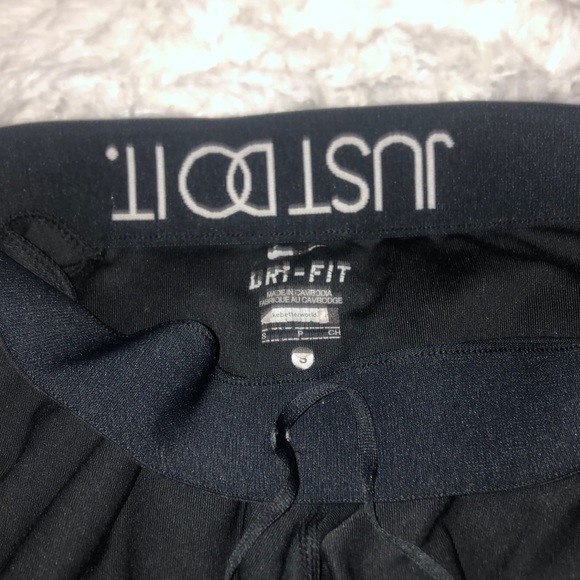 black nike leggings - Picture 3 of 3